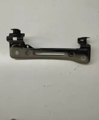 Audi Q7 4M Fender mounting bracket 4M0821431