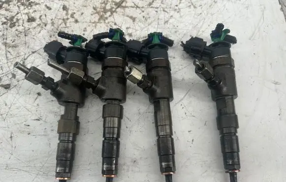 Peugeot 308 Fuel injectors set 0445110566 027766
