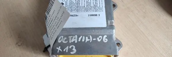 Skoda Octavia Mk2 (1Z) Airbag control unit/module 1K0909605T