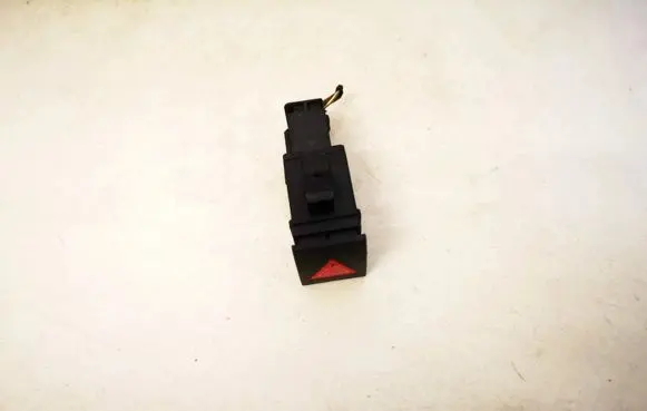 Volkswagen Polo IV 9N3 Hazard light switch 6q0953235a