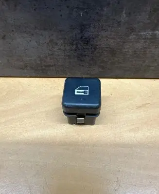 BMW 5 E39 Electric window control switch 8360828