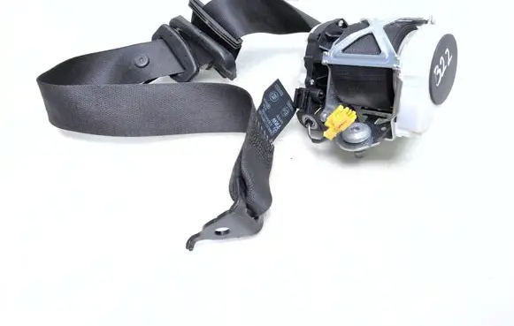 Mercedes-Benz ML W164 Rear seatbelt A1648601785 33028136