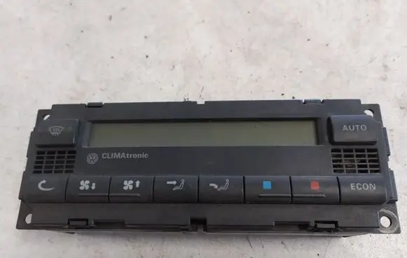 Volkswagen PASSAT B5.5 Climate control unit