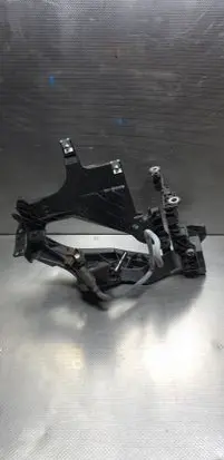Audi A5 8T 8F Headlight/headlamp mounting bracket 8T0805607L