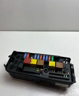 Opel Signum Fuse module 13144709