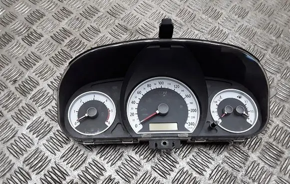 KIA Ceed Speedometer (instrument cluster) 940031h090