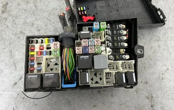 Volvo V50 Fuse module 31270682 08676948