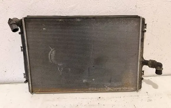 Volkswagen Touran I Coolant radiator 1K0121251AB