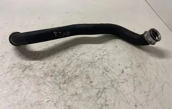 Mercedes-Benz E W211 Engine coolant pipe/hose A2115013582