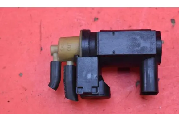 Volvo V60 Vacuum valve 31339808