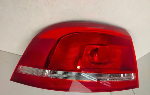 Volkswagen PASSAT B7 Rear/tail lights 3AF945095C