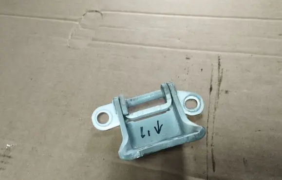 Honda CR-V Front door lower hinge 