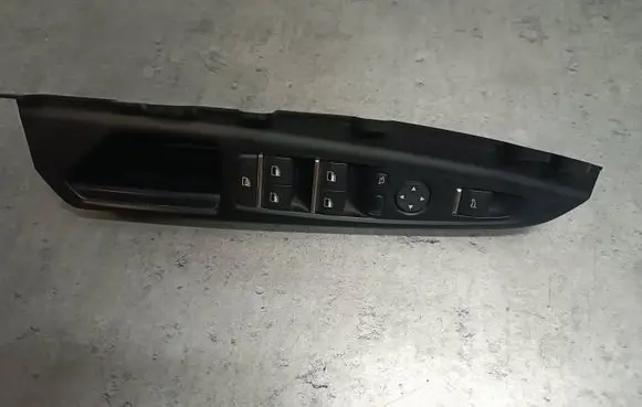 BMW X5 F15 Quarter vent window switch 7317699 77820110