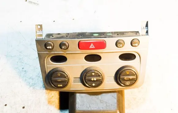 Alfa Romeo 147 Climate control unit 01560513690