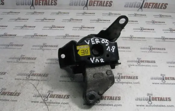 Toyota Corolla Verso AR10 Engine mount bracket