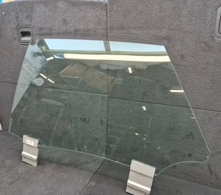 Audi Q8 Rear door window glass 4M8845025A 4M8845025C