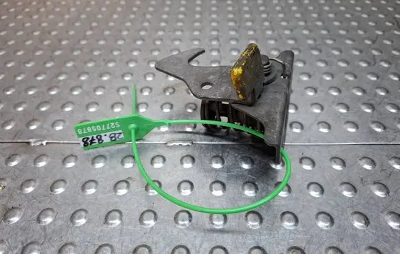 BMW 3 E90 E91 Engine bonnet/hood lock/catch S27705878 7073916