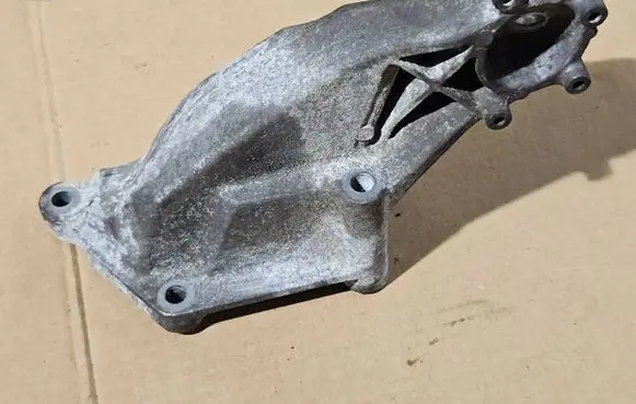 BMW X5M E70 Engine mounting bracket 6780148 13807410 ENAC46000