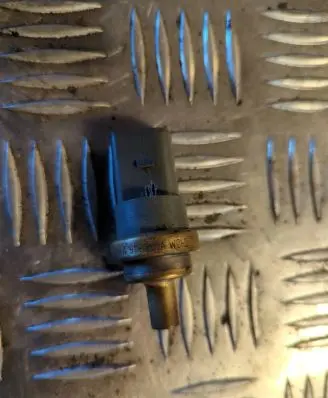 Audi A8 S8 D3 4E Coolant temperature sensor 06A919501A