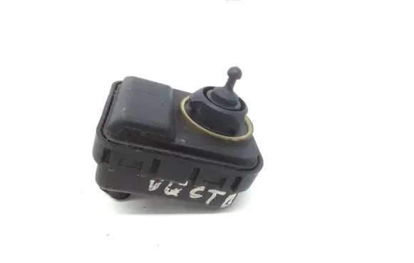 Headlight level adjustment motor