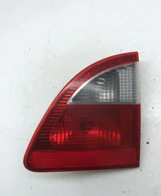 Tailgate rear/tail lights
