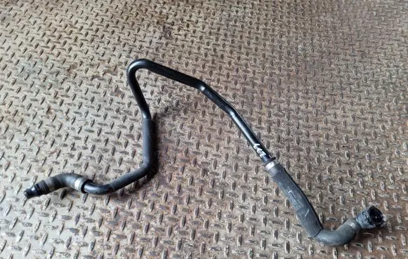 Mercedes-Benz C W204 Engine coolant pipe/hose A2125010024