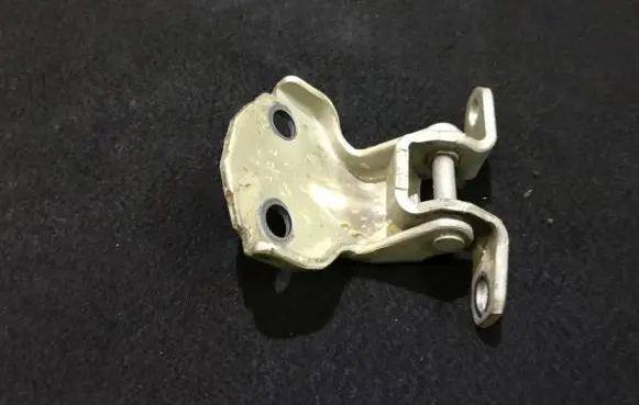 Subaru Forester SF Rear door lower hinge