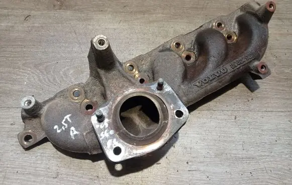 Volvo S60 Exhaust manifold 30637921
