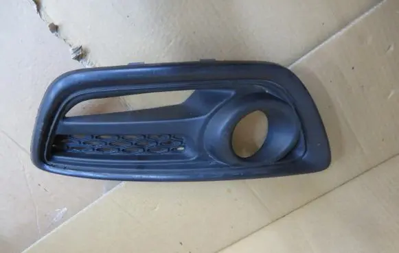 Renault Captur Front bumper lower grill 620740754R