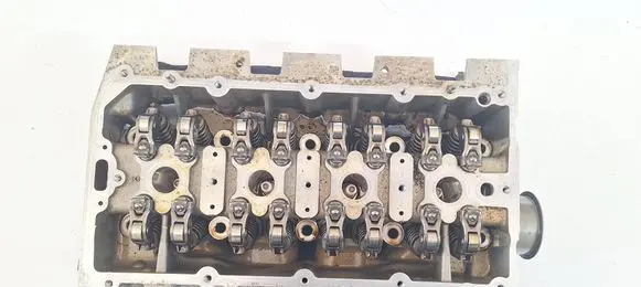 Volkswagen Touran III Engine head 04L103404AE