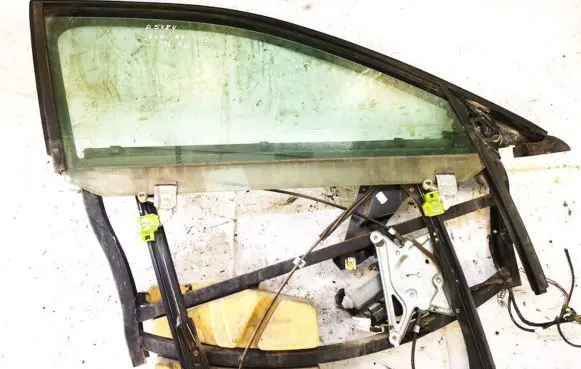 Audi A4 S4 B5 8D Front door window/glass frame 