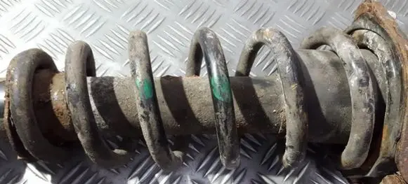 Toyota Avensis T250 Rear coil spring