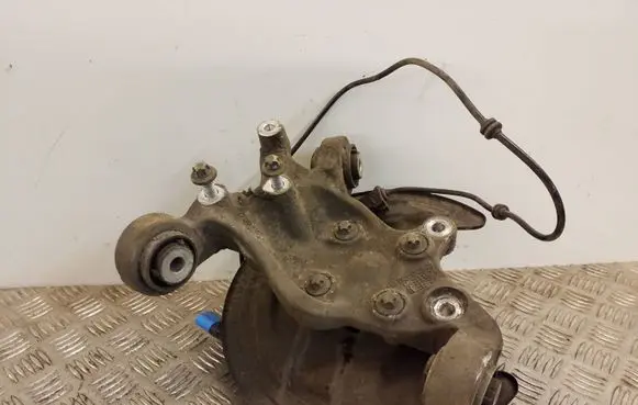 Mercedes-Benz B W246 W242 Rear wheel hub spindle/knuckle A2460406