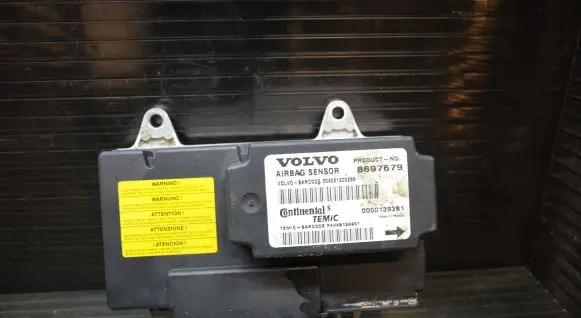 Volvo V50 Airbag control unit/module 8697679