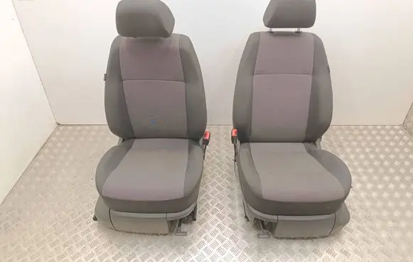 Volkswagen Caddy Seat set 2K0881105G 6R4881106AC