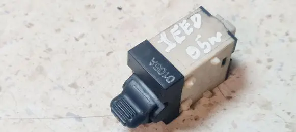 Jeep Cherokee III KJ Electric window control switch 56010695AA 39754D