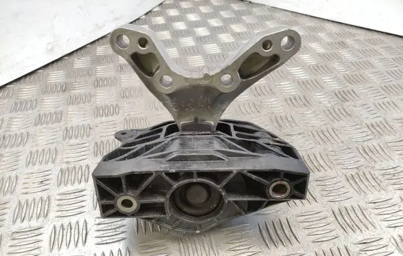 Citroen C4 III e-C4 Engine mount bracket 243248
