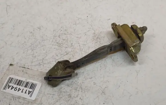 Nissan Primera Rear door check strap stopper
