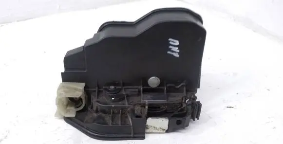 BMW X1 E84 Front door lock 7202144