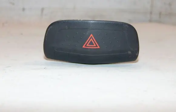 Nissan Primera Hazard light switch 25290AU000
