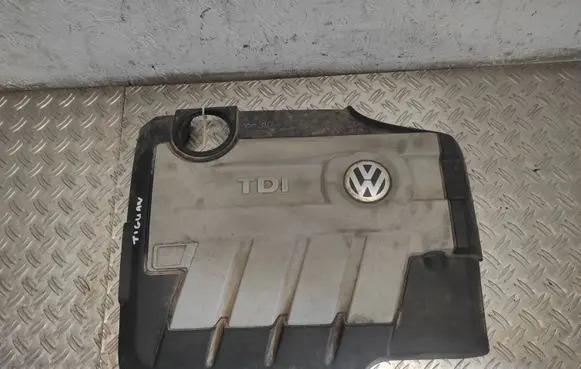 Volkswagen Tiguan Engine cover (trim) 03L103925