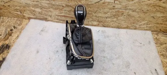 Opel Astra J Gear shifter/selector 8126201000