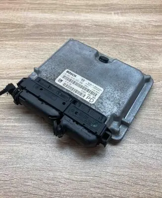 Opel Astra J Engine control unit/module ECU 24417169 0281010268