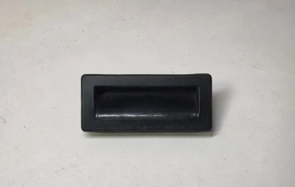 Skoda Octavia Mk3 (5E) Tailgate opening switch 3V0827566