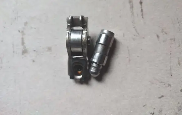 Volkswagen Golf VIII Tappets lifter 04E109423C