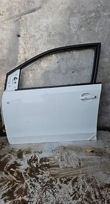 Volkswagen Up Front door