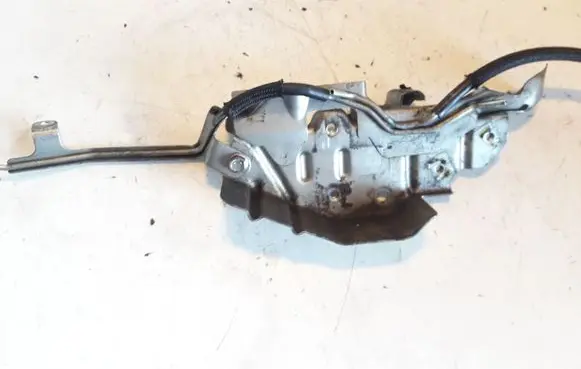 Toyota Avensis T250 Other engine bay part