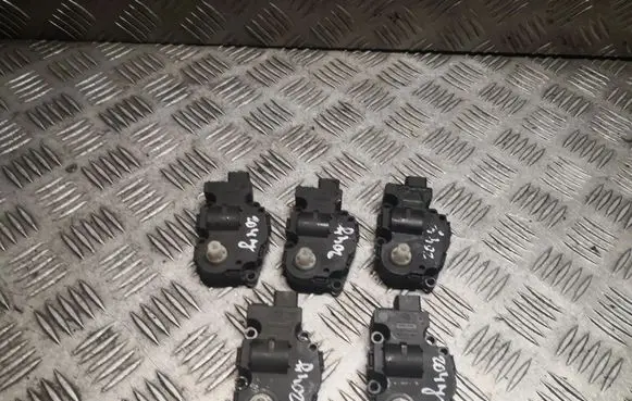 Mercedes-Benz C W204 Intake manifold valve actuator/motor A2218200042 2219066900