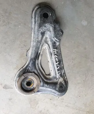 Toyota Avensis T270 Engine mounting bracket 5225802031 5225805040