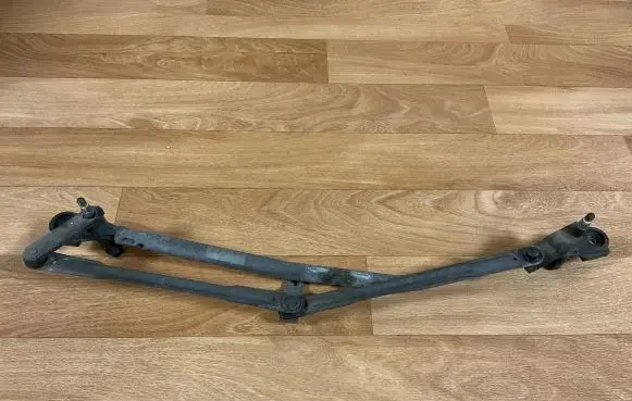 Ford Mondeo Mk III Front wiper linkage 